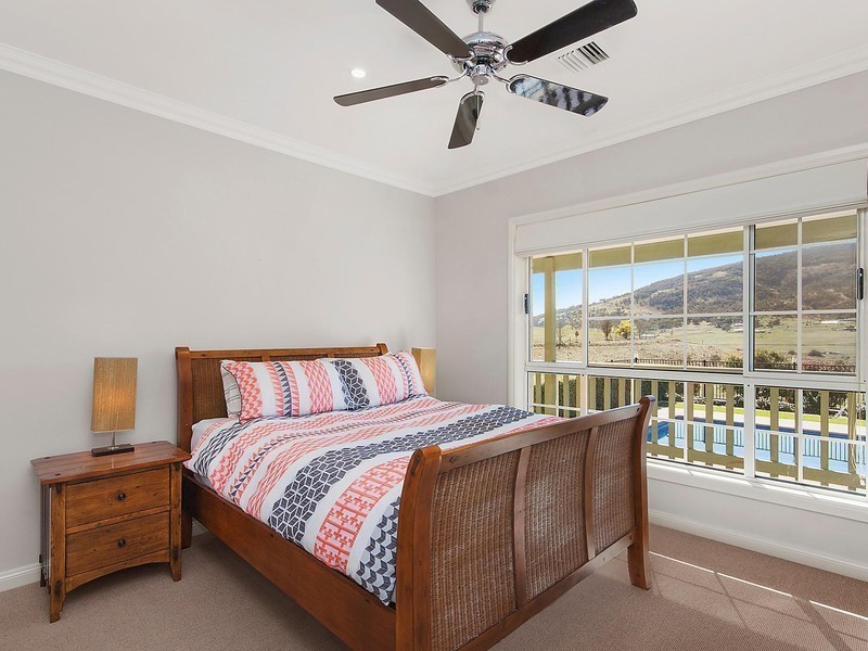 4 Settlers Road, Royalla NSW 2620