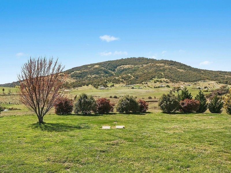 4 Settlers Road, Royalla NSW 2620