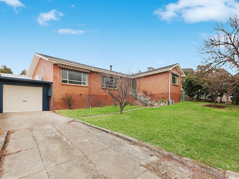 7 Huon Place, Lyons ACT 2606