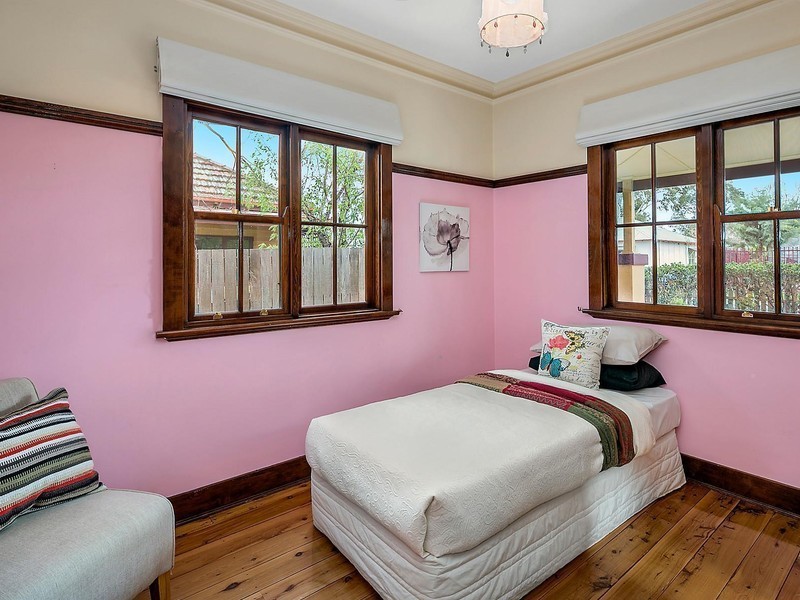 9 Hirst Avenue, Queanbeyan NSW 2620