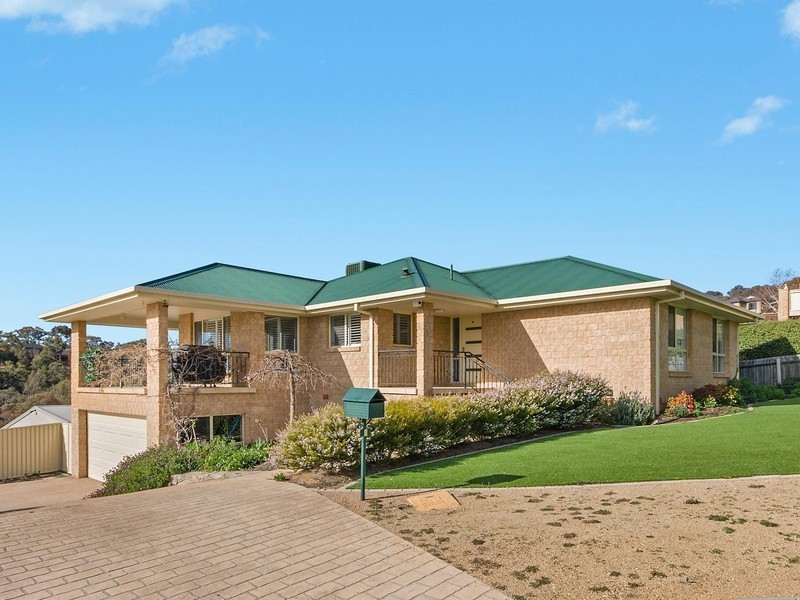 4 Evan Place, Jerrabomberra NSW 2619
