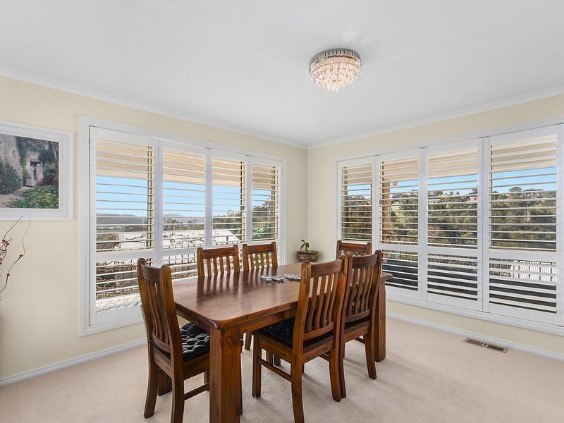 4 Evan Place, Jerrabomberra NSW 2619