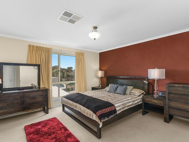 4 Evan Place, Jerrabomberra NSW 2619