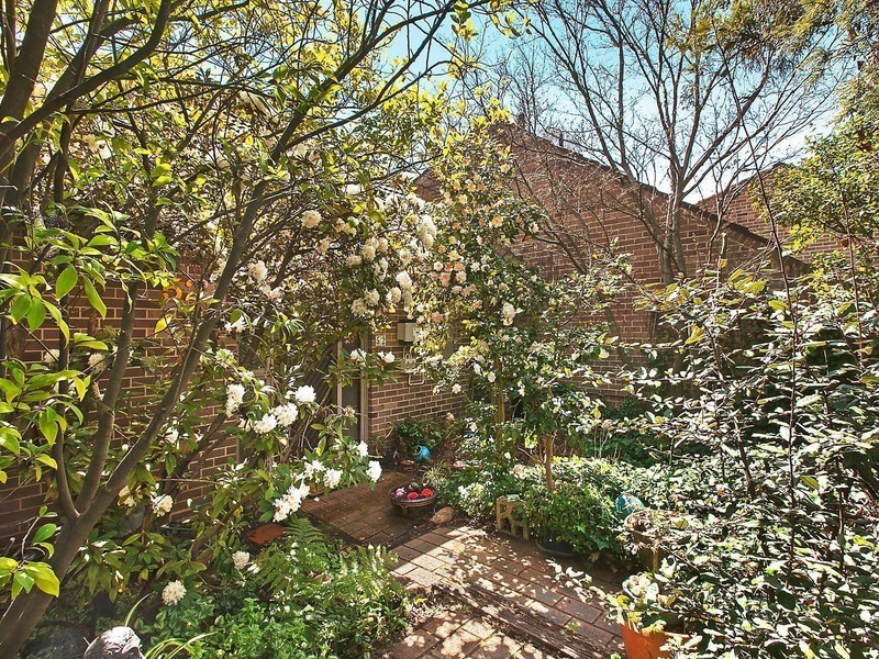 52/85 Crozier Circuit, Kambah ACT 2902