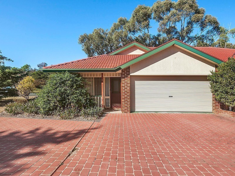 8/72 Brudenell Drive, Jerrabomberra NSW 2619