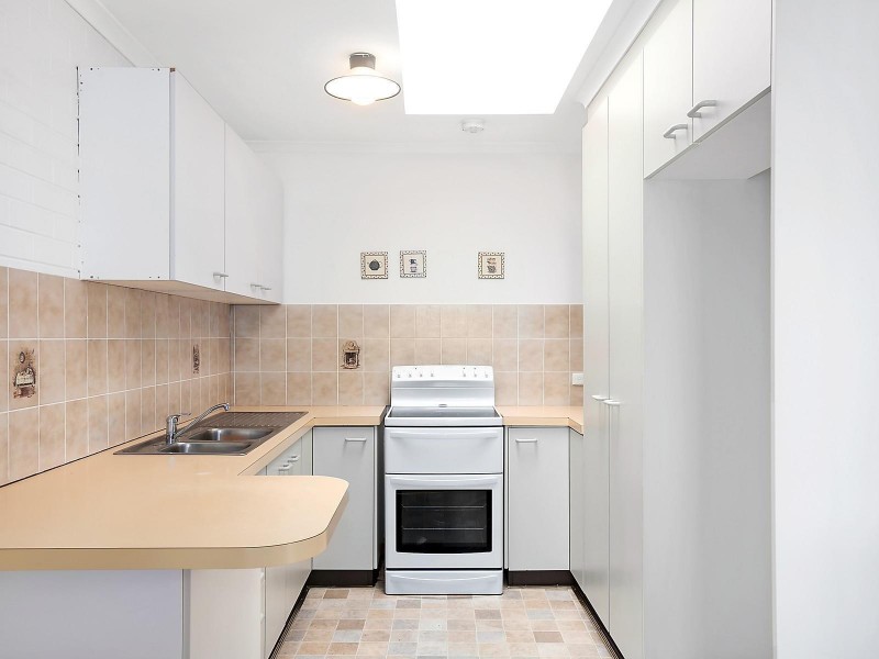 14 Hallen Close, Phillip ACT 2606