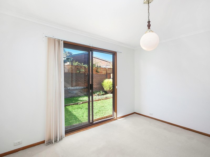 14 Hallen Close, Phillip ACT 2606