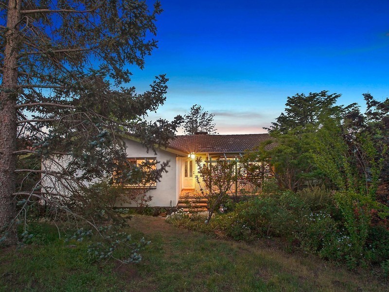 6 Bilton Place, Lyons ACT 2606