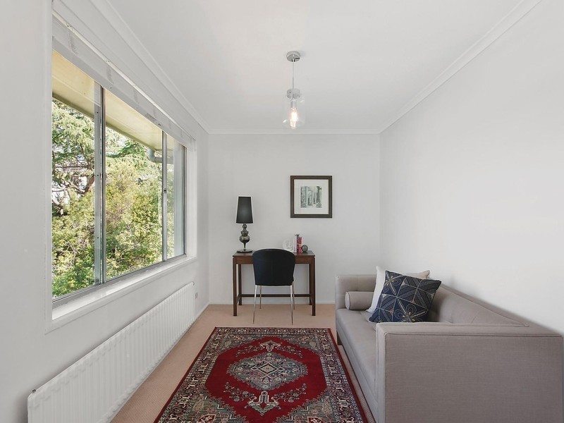 6 Bilton Place, Lyons ACT 2606