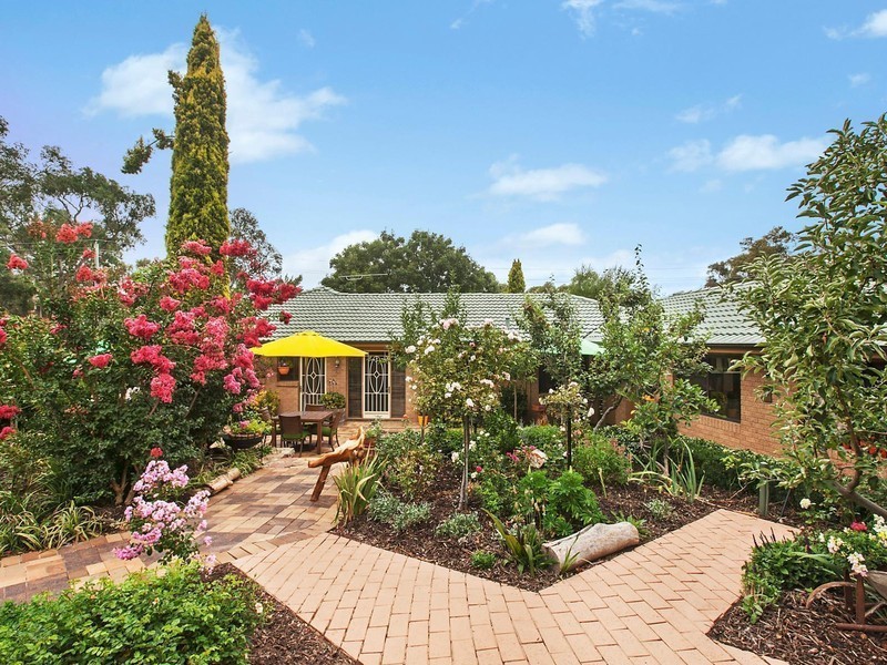 30 Max Henry Crescent, Macarthur ACT 2904