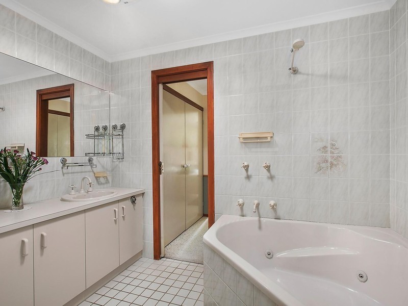 30 Max Henry Crescent, Macarthur ACT 2904