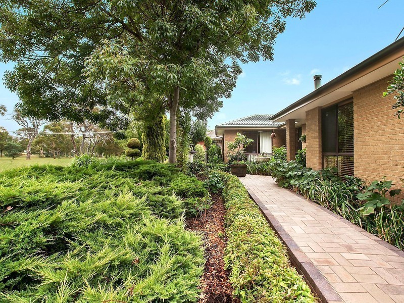 30 Max Henry Crescent, Macarthur ACT 2904