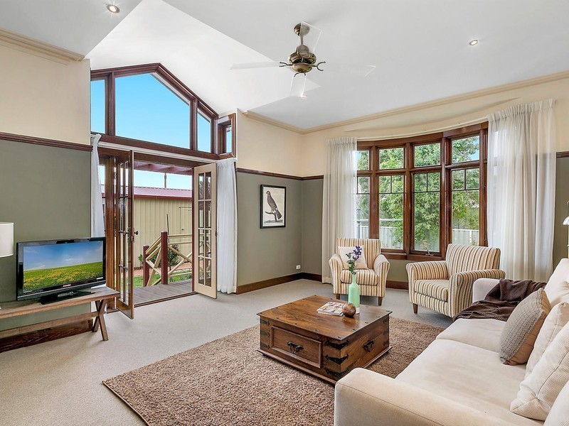 9 Hirst Avenue, Queanbeyan NSW 2620