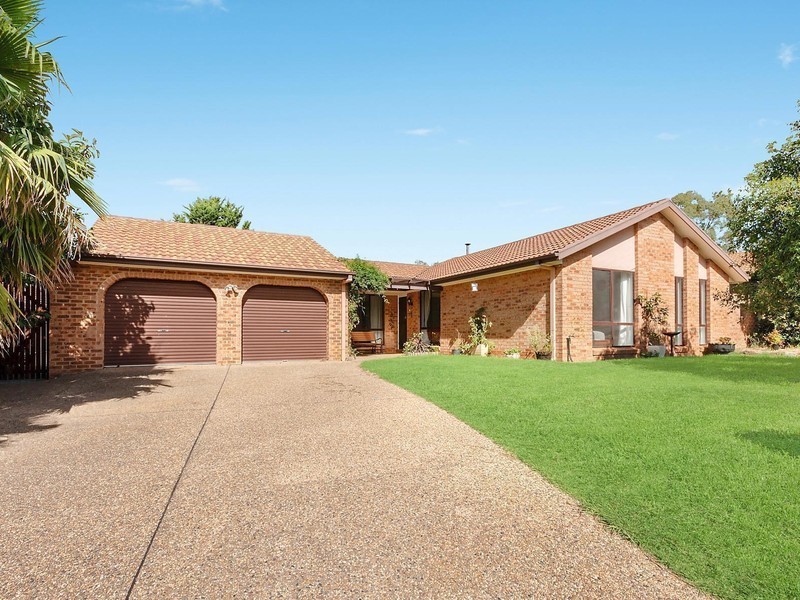 4 Steel Place, Queanbeyan NSW 2620
