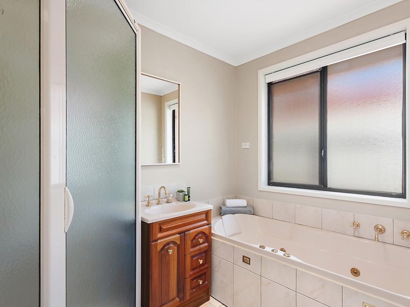 4 Steel Place, Queanbeyan NSW 2620