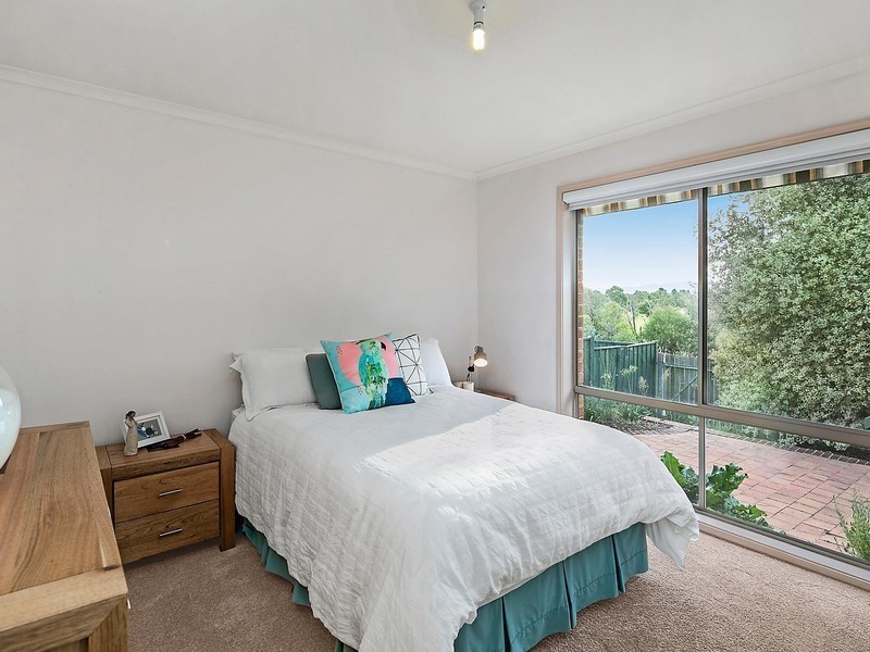 16 Allumba Street, Queanbeyan West NSW 2620