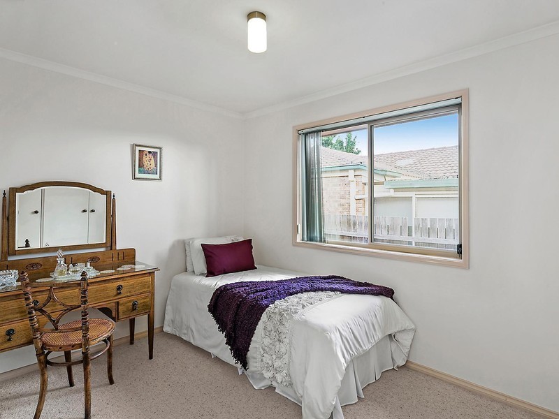 16 Allumba Street, Queanbeyan West NSW 2620