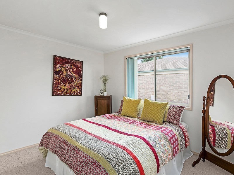 16 Allumba Street, Queanbeyan West NSW 2620