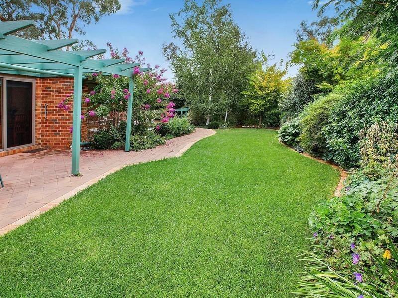 16 Allumba Street, Queanbeyan West NSW 2620
