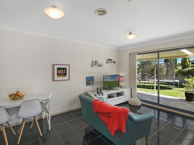 8 Tooroonga Crescent, Jerrabomberra NSW 2619