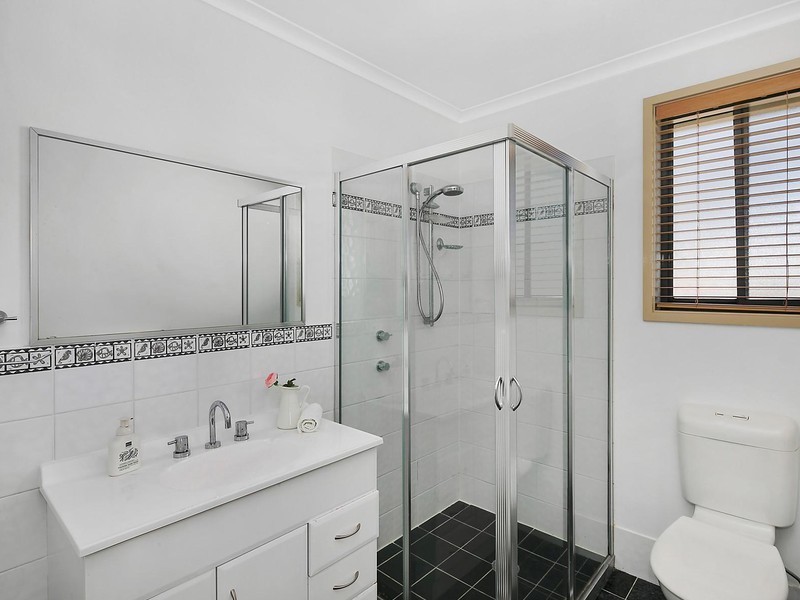 8 Tooroonga Crescent, Jerrabomberra NSW 2619