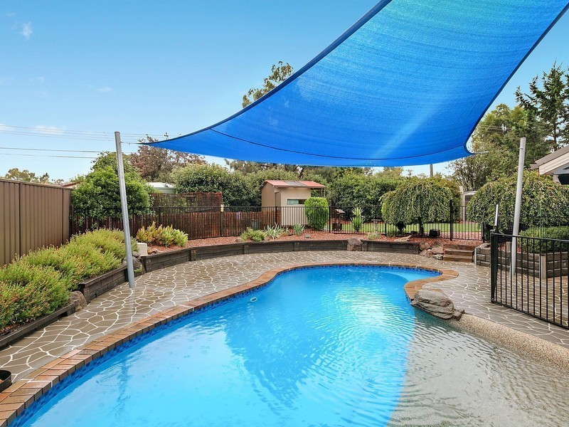 24 Hammond Close, Oxley ACT 2903