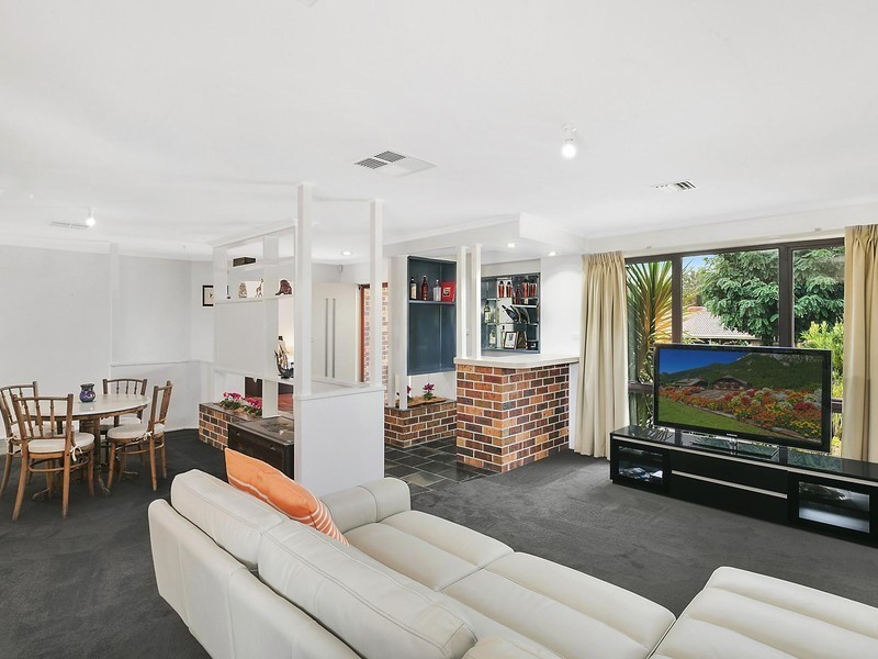 24 Hammond Close, Oxley ACT 2903