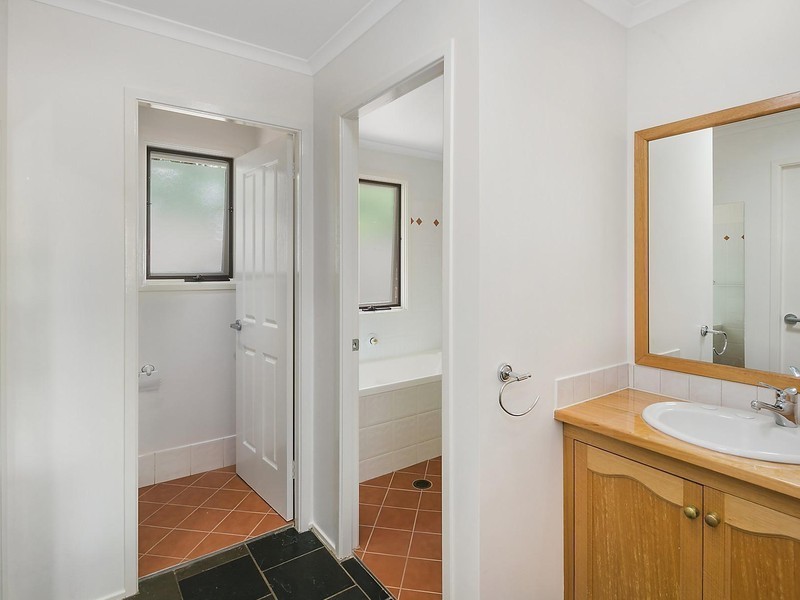 24 Hammond Close, Oxley ACT 2903