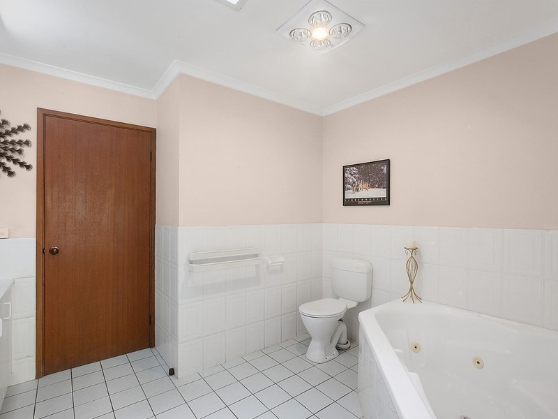 2 Eales Place, Kambah ACT 2902