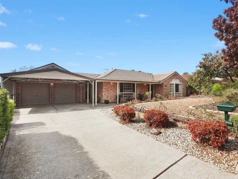 137 Bicentennial Drive, Jerrabomberra NSW 2619