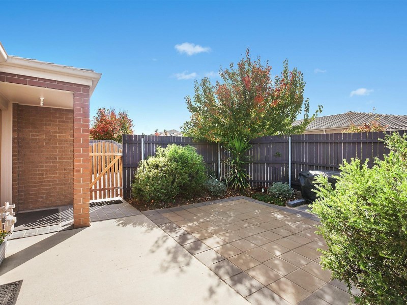 9/2 Neil Currie Street, Casey ACT 2913