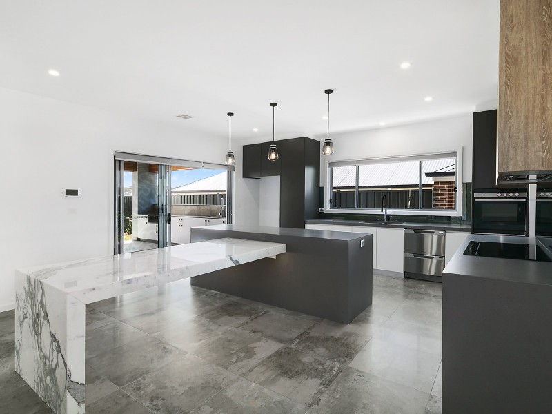 19 Carl Street, Googong NSW 2620