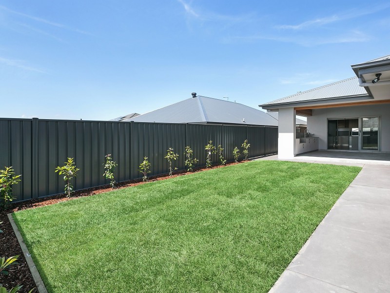 19 Carl Street, Googong NSW 2620