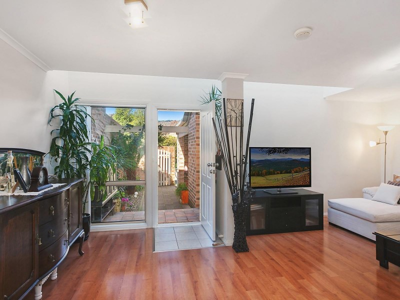 2/122 Tharwa Road, Karabar NSW 2620