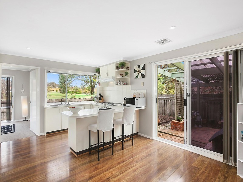 8/4 Brudenell Drive, Jerrabomberra NSW 2619