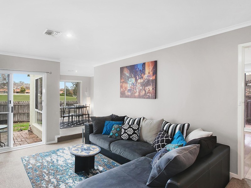 8/4 Brudenell Drive, Jerrabomberra NSW 2619