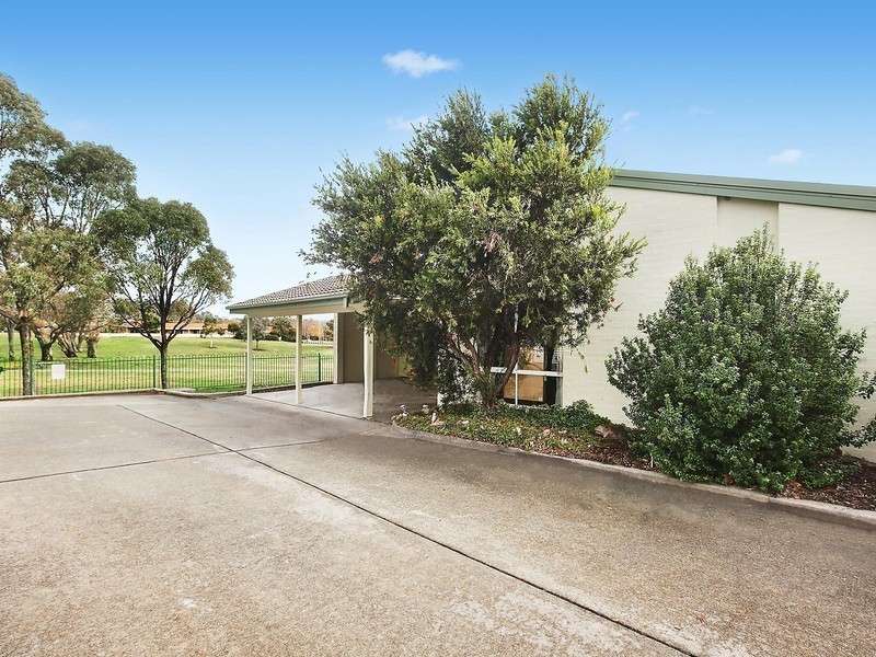 8/4 Brudenell Drive, Jerrabomberra NSW 2619