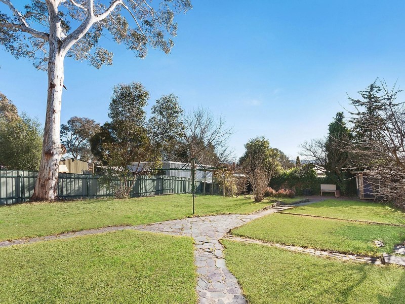12 Hillbar Rise, Queanbeyan NSW 2620