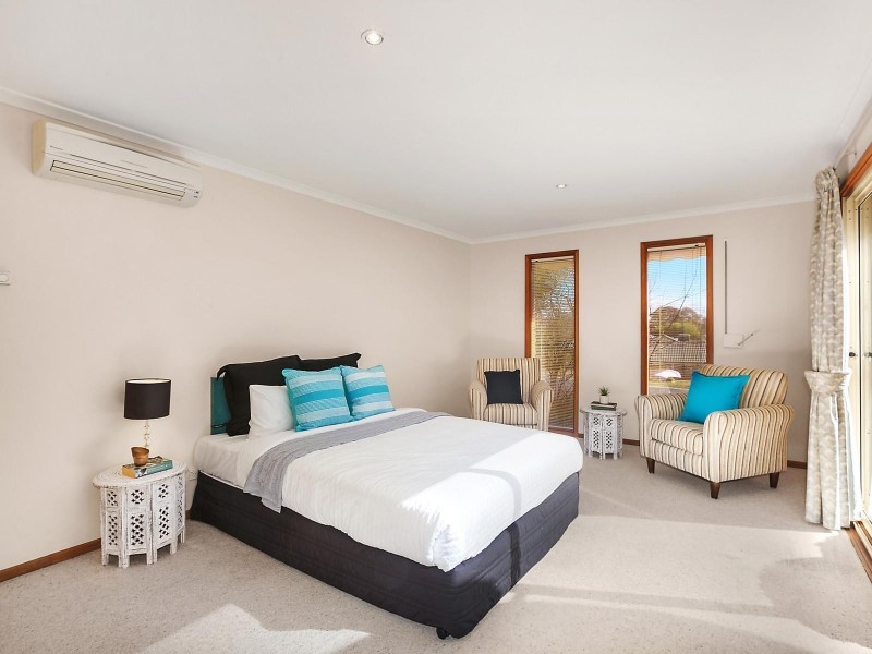 13 Pepper Place, Jerrabomberra NSW 2619