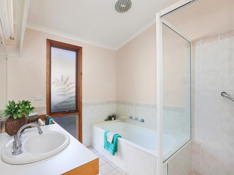 13 Pepper Place, Jerrabomberra NSW 2619