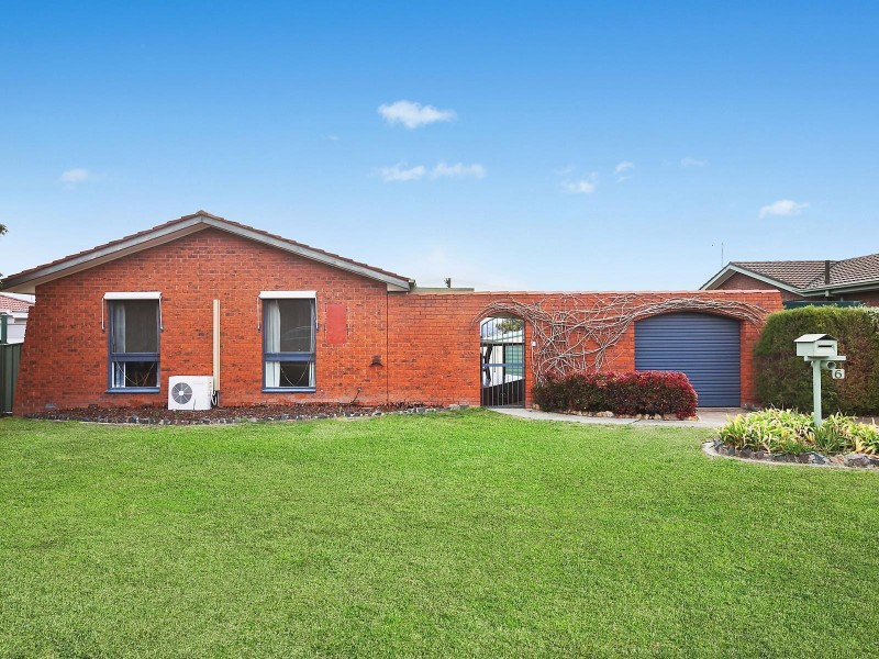 6 Fimister Circuit, Kambah ACT 2902