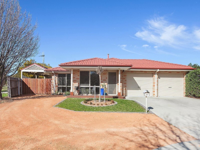 37 Polwarth Circuit, Dunlop ACT 2615