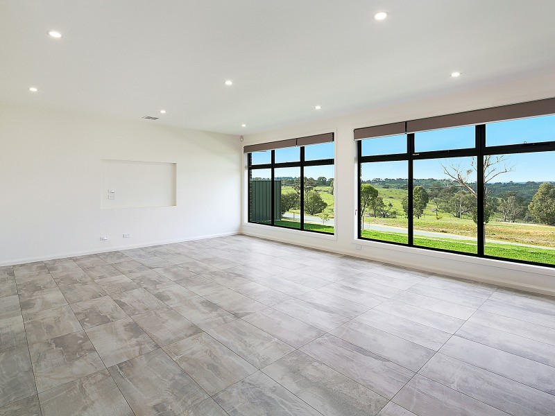 17 Garraway Crescent, Googong NSW 2620