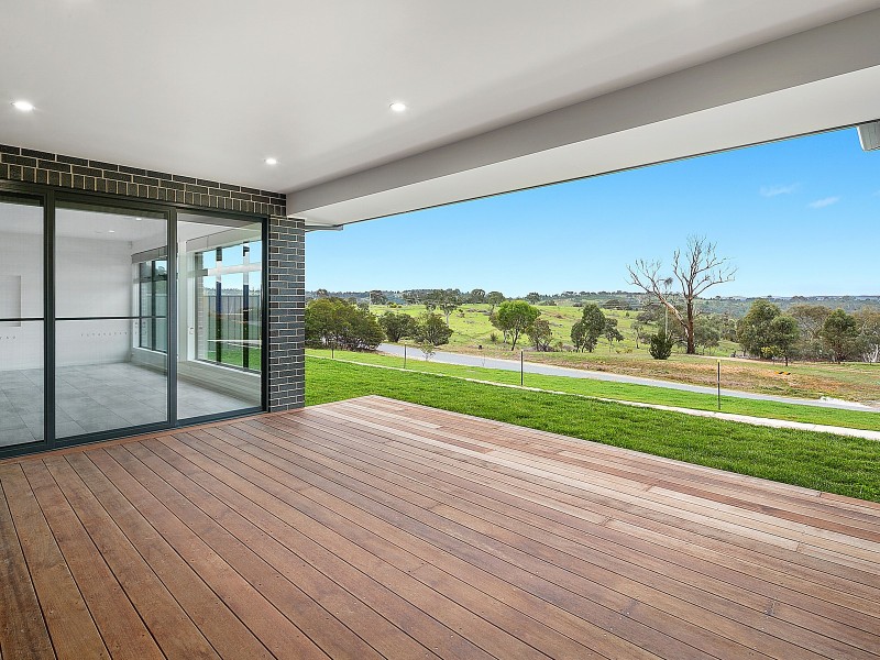 17 Garraway Crescent, Googong NSW 2620