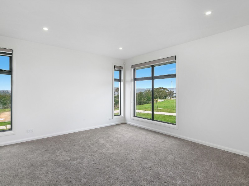 17 Garraway Crescent, Googong NSW 2620