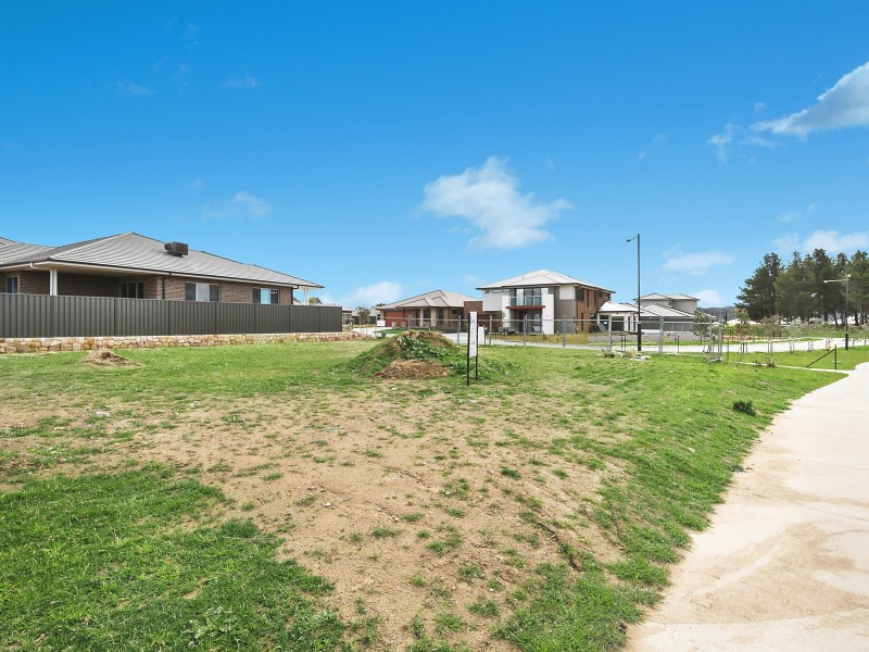 27 Daisy Loop, Googong NSW 2620