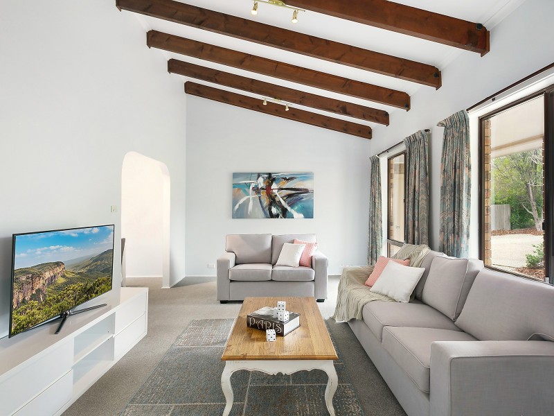 6 Bulcock Place, Fadden ACT 2904