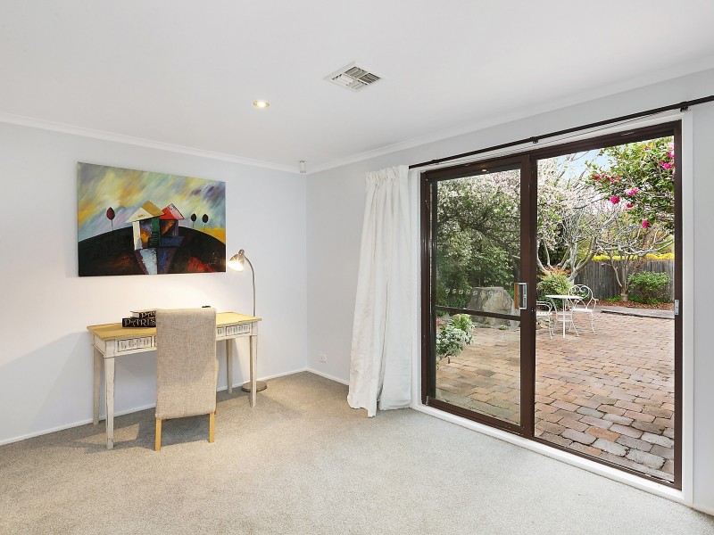 6 Bulcock Place, Fadden ACT 2904