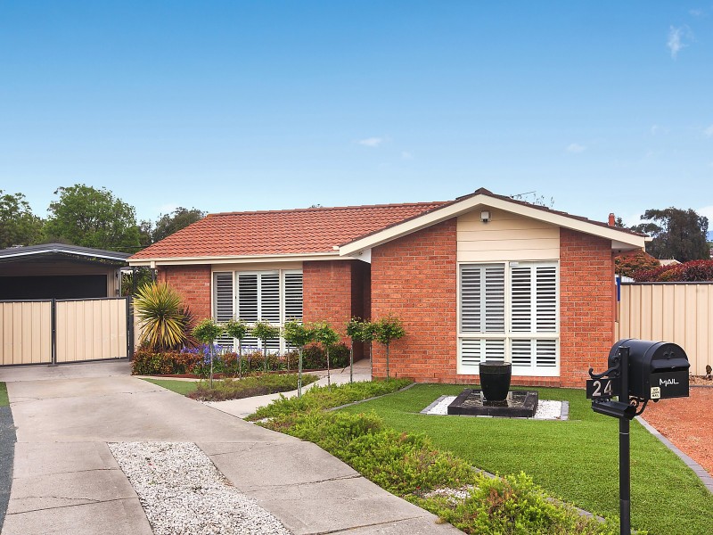 24 McLuckie Crescent, Banks ACT 2906