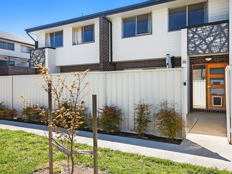 36/2 Clare Burton Crescent, Franklin ACT 2913